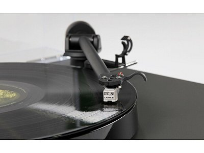 REGA PLANAR 1 PLUS (M NEW)