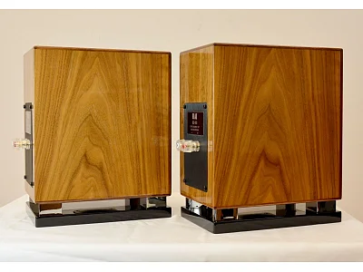 ELAC BS 403