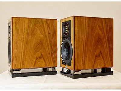 ELAC BS 403