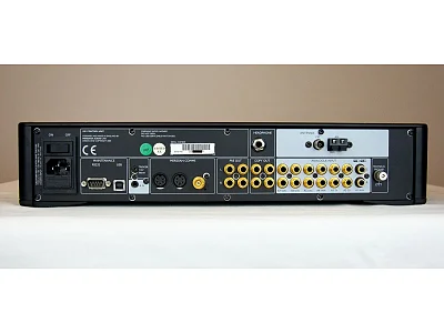 MERIDIAN DSP 5000 + MERIDIAN G01 MERIDIAN DSP 5000 + MERIDIAN G01